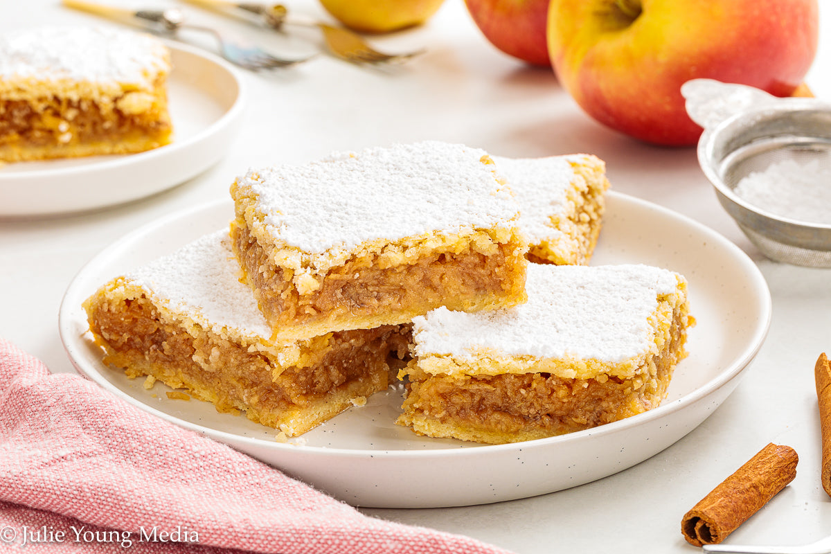 Hungarian Apple Pie (Almás Pite)