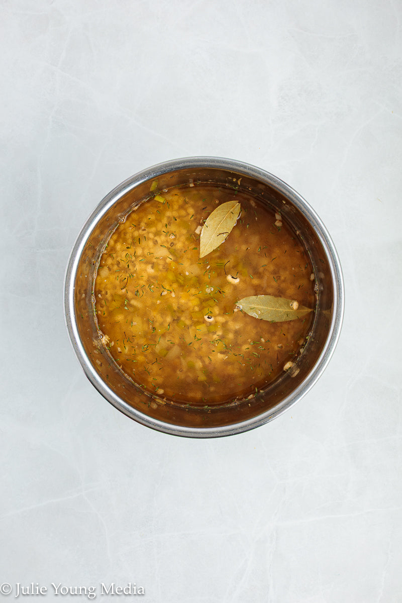 Instant Pot Seasoned Black Eyed Peas