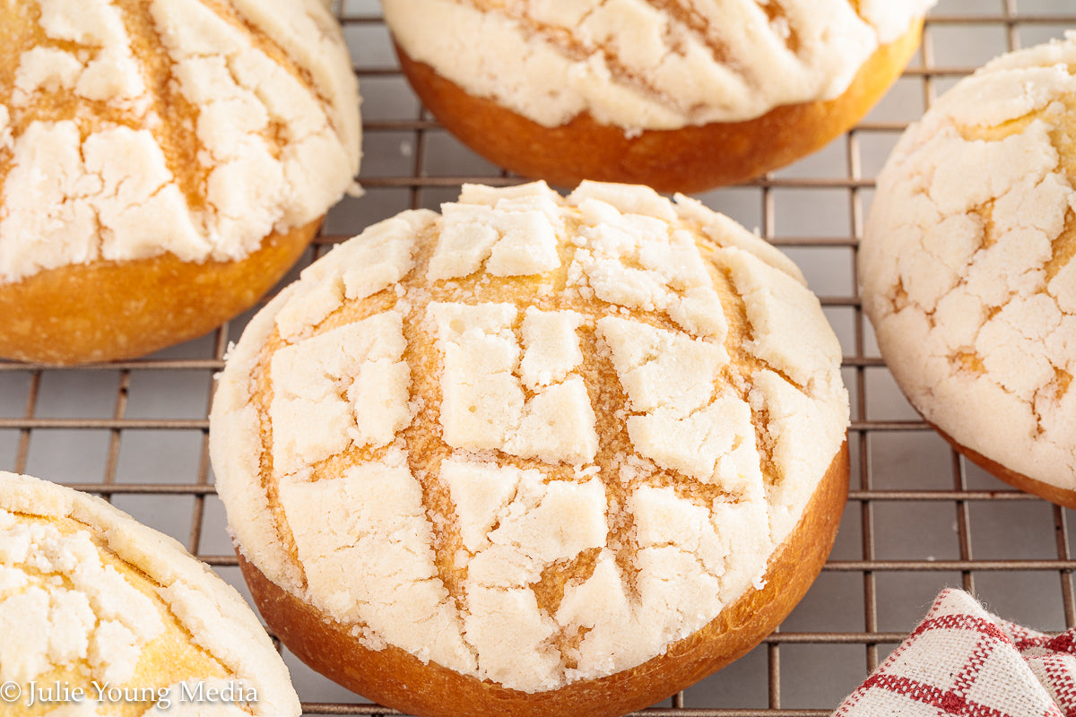 Semitas (Honduran Egg Yolk Bread)