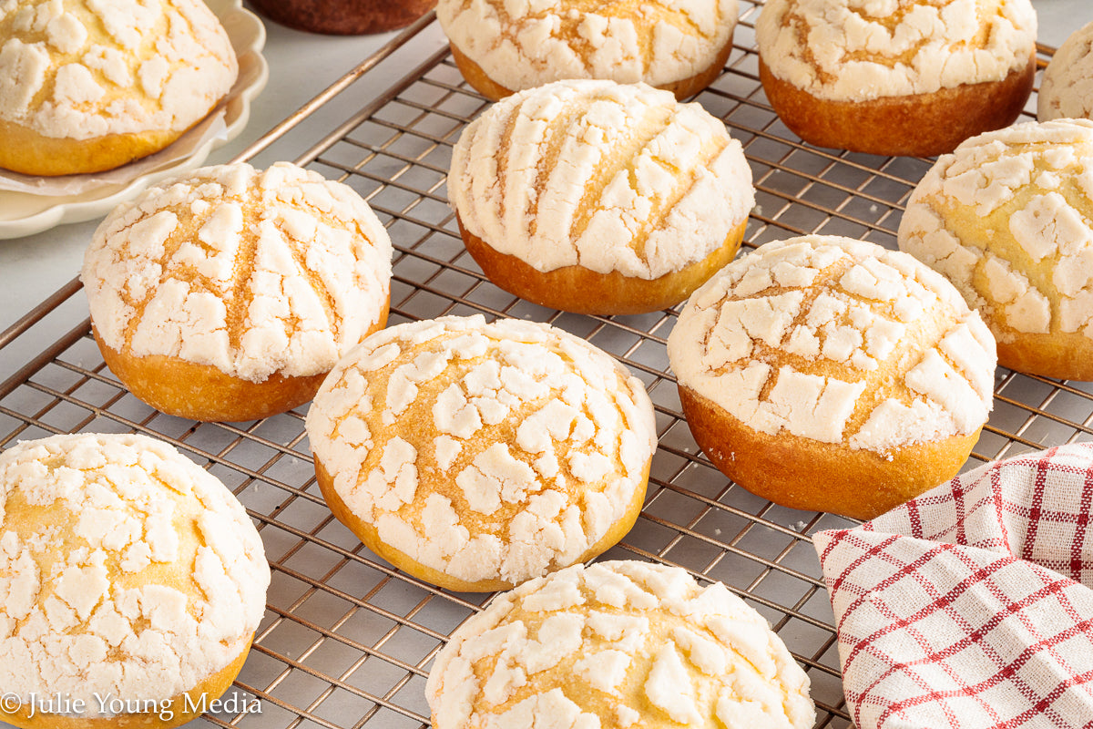 Semitas (Honduran Egg Yolk Bread)
